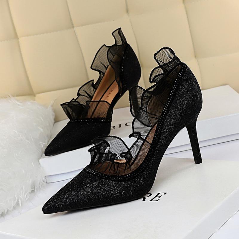 Sexy Banquet Show Thin Stiletto Heel Woman Shoe Shallow Mouth Pointed Side Hollow Out Rhinestone Lace Wedding Shoe, Black
Sexy Banquet Show Thin Stiletto Heel Woman Shoe Shallow Mouth Pointed Side Hollow Out Rhinestone Lace Wedding Shoe, Black