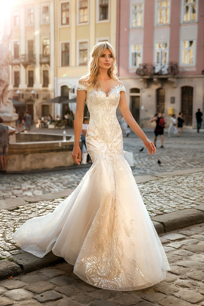 Mermaid Dresses Off Shoulder Sequins Appliques Bridal Gowns Custom Made Button Back Sweep Train Wedding Dress Robes