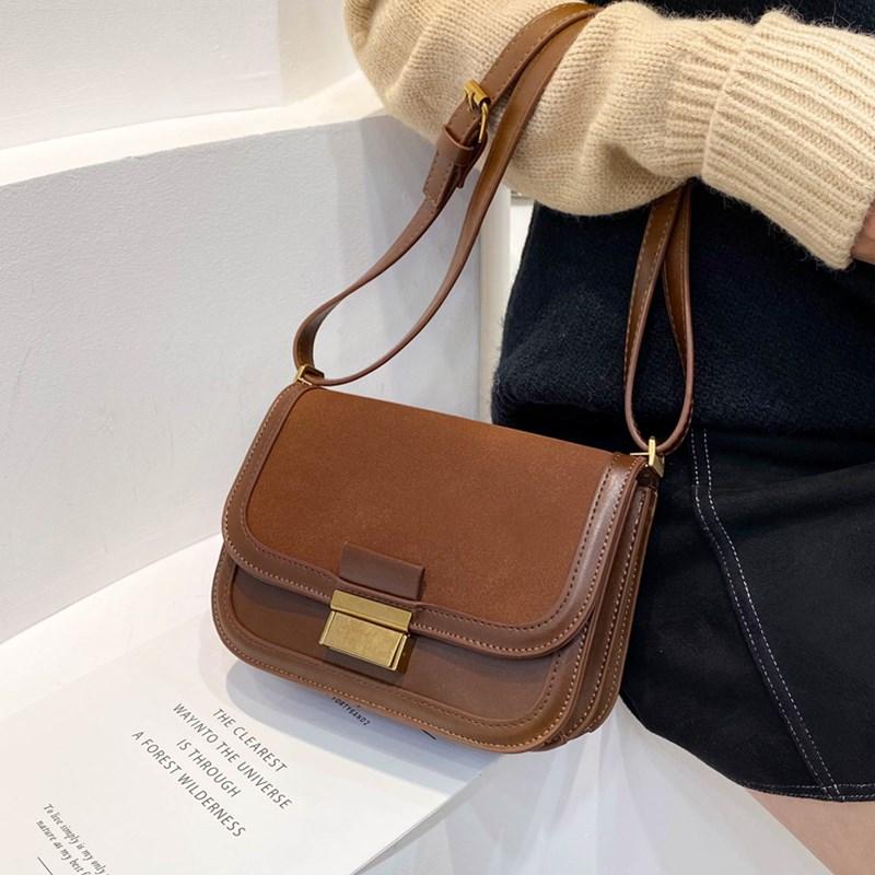 Retro Pu Leather Lady Messenger Bag Luxury Small Flap Frosted Crossbody Bags Women Lock Handbag Hot Sale Female Shoulder Bag Sac, Black
Retro Pu Leather Lady Messenger Bag Luxury Small Flap Frosted Crossbody Bags Women Lock Handbag Hot Sale Female Shoulder Bag Sac, Black