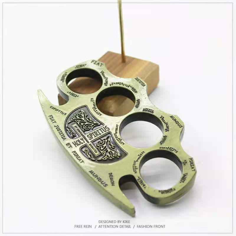HELL DETECTIVE CONSTANTINE BRASS KNUCKLE DUSTERS GOLD Powerful damage safety equipment, self-defense,666
HELL DETECTIVE CONSTANTINE BRASS KNUCKLE DUSTERS GOLD Powerful damage safety equipment, self-defense,666