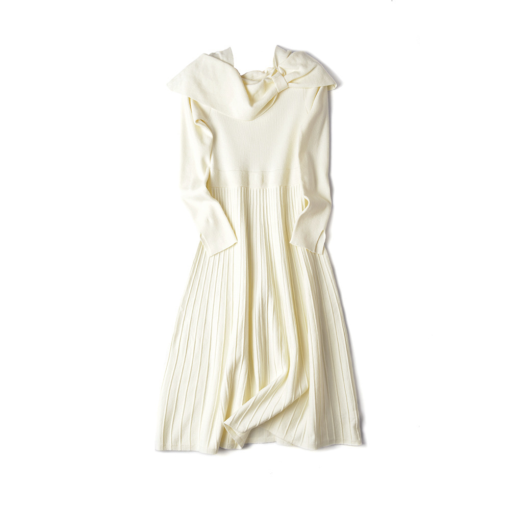 2021 New Ol Style Warm Turtleneck Long Sweater Ladies Knitted a Line Pullover Dresses Button Sashes Chic Midi Pleated Dress Ctfv, Beige
2021 New Ol Style Warm Turtleneck Long Sweater Ladies Knitted a Line Pullover Dresses Button Sashes Chic Midi Pleated Dress Ctfv, Beige