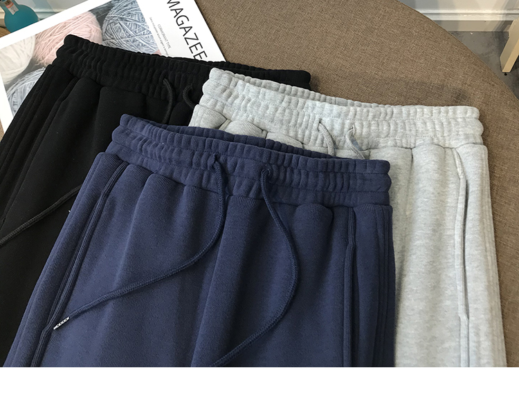 2020 autumn and winter new thick and velvet high-waisted harem pants women Korean loose sports casual pants tie pants
2020 autumn and winter new thick and velvet high-waisted harem pants women Korean loose sports casual pants tie pants