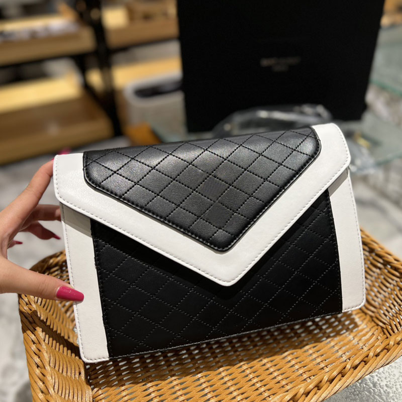 New Envelope Bag Plaid Crossbody Postman Bag Dinner Shoulder Handbag Flip Over Collocation Wallet Geometric Quilting Messenger Package
New Envelope Bag Plaid Crossbody Postman Bag Dinner Shoulder Handbag Flip Over Collocation Wallet Geometric Quilting Messenger Package