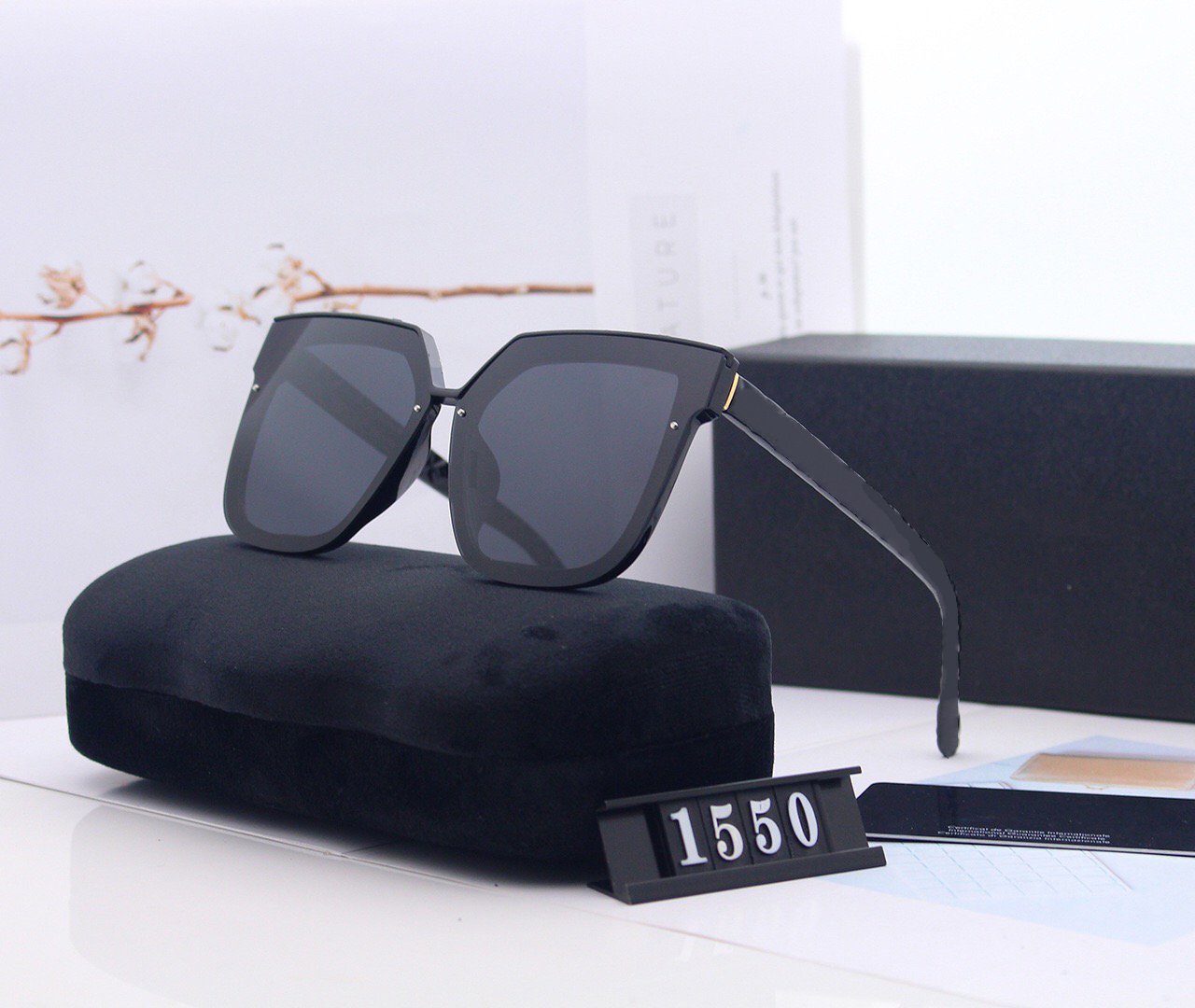 Sunglasses 2023men designer brand fashion sunglasses women anti-UV polarized lenses driving travel beach island street shooting sun glass
Sunglasses 2023men designer brand fashion sunglasses women anti-UV polarized lenses driving travel beach island street shooting sun glass