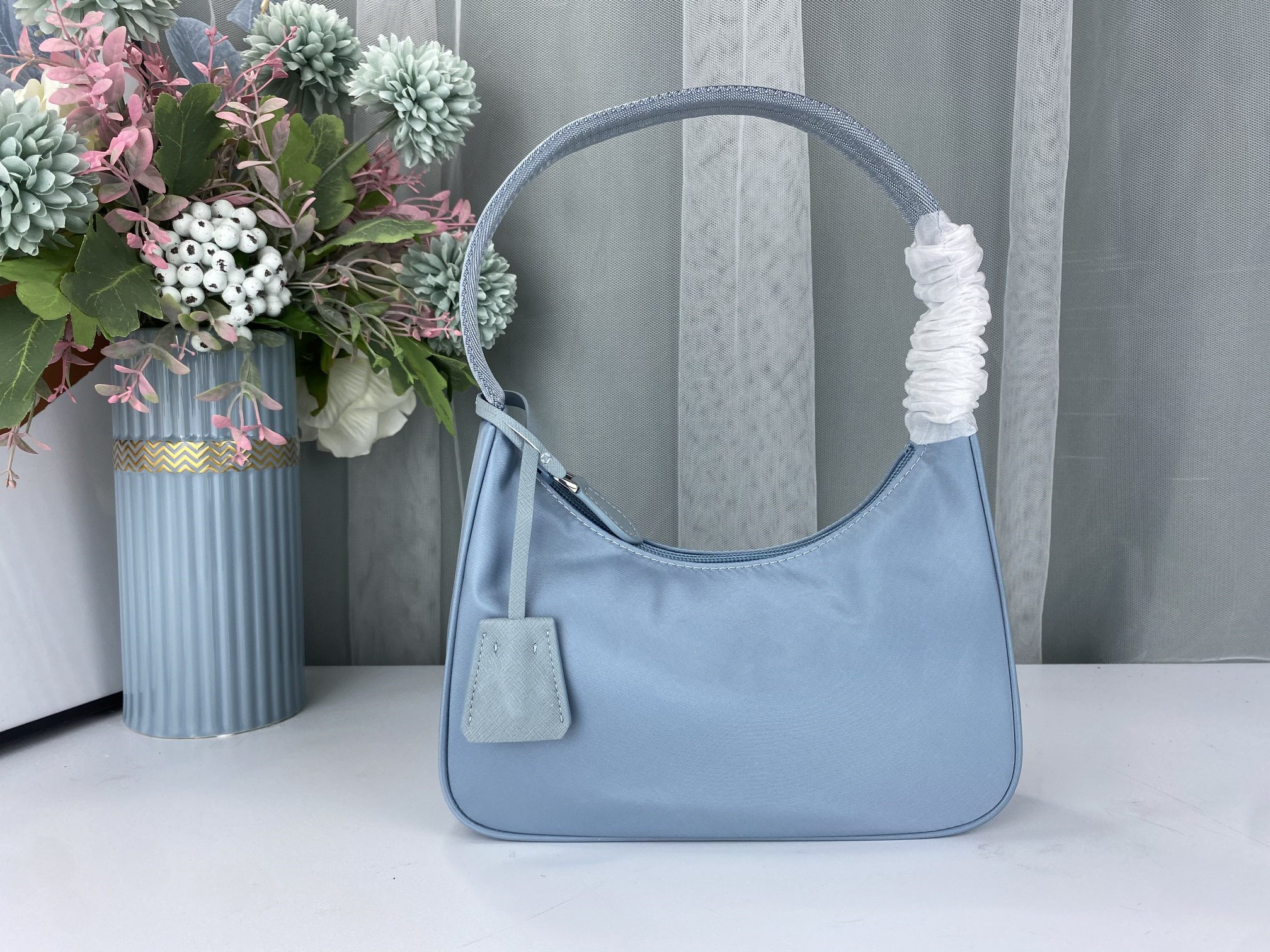 2022 Fashion Designer Ladies Top Style Handbag Shoulder Underarm Bags Nylon Parachute Fabric Tote Bag Wallet Moon Shaped Vintage Bag, Not for sale
2022 Fashion Designer Ladies Top Style Handbag Shoulder Underarm Bags Nylon Parachute Fabric Tote Bag Wallet Moon Shaped Vintage Bag, Not for sale