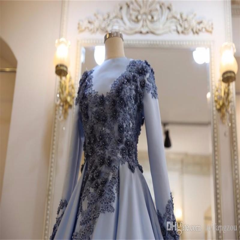 Real Image Vintage Long Sleeve Evening Dresses 3D Appliques Lace Beaded Bateau Neckline Prom Dresses Floor Length A Line Formal Party Dress