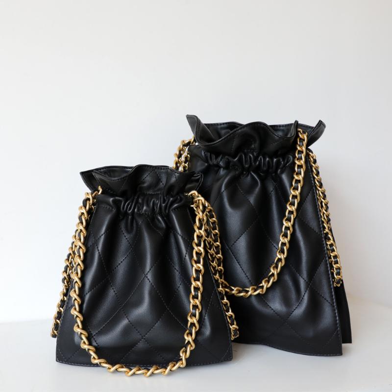 Women Bucket Bag Small String Closure Diamond Lattice Split Leather Chain Shoulder Bags Brand Desinger Ladies Crossbody Purse, Black
Women Bucket Bag Small String Closure Diamond Lattice Split Leather Chain Shoulder Bags Brand Desinger Ladies Crossbody Purse, Black