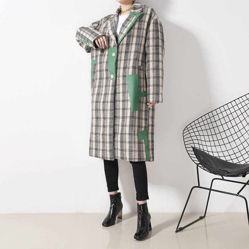 [EAM] Loose Fit Plaid Split Irregular Big Size Woolen Coat Parkas New Long Sleeve Women Fashion Tide Autumn Winter 201103