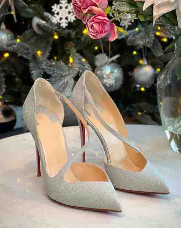 Luxury Elegant Womens Pumps Red Bottom Sandals Jumping 100 mm Party Fashion Ladies Pointed Toes Straps Patent Leather Designer High Heels Sandal Box EU 35-43
Luxury Elegant Womens Pumps Red Bottom Sandals Jumping 100 mm Party Fashion Ladies Pointed Toes Straps Patent Leather Designer High Heels Sandal Box EU 35-43