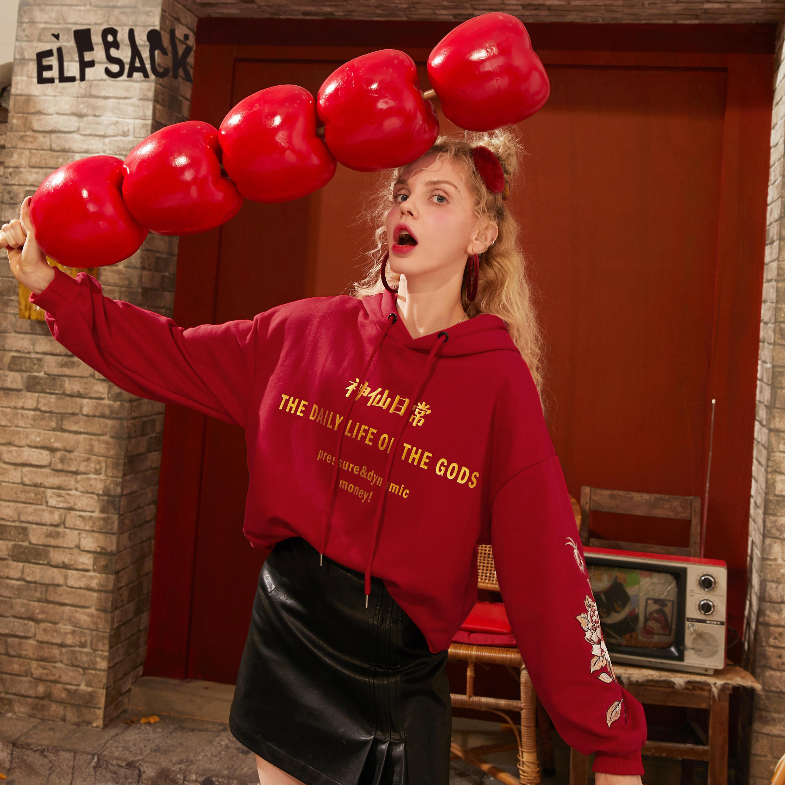 ELFSACK Red Floral Embroidery Casual Women Graphic Hoodies Spring New Letter Print Long Sleeve Female Korean Daily Tops T200723