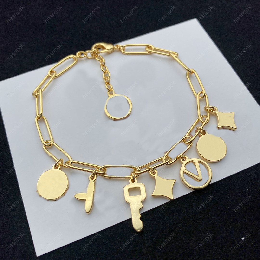 Women Designer Bracelet Gold Necklace Luxurys Jewelry Fashion Letters Chain Link Key Pendant Wedding Party Ornaments Necklaces Sets New, Golden
Women Designer Bracelet Gold Necklace Luxurys Jewelry Fashion Letters Chain Link Key Pendant Wedding Party Ornaments Necklaces Sets New, Golden