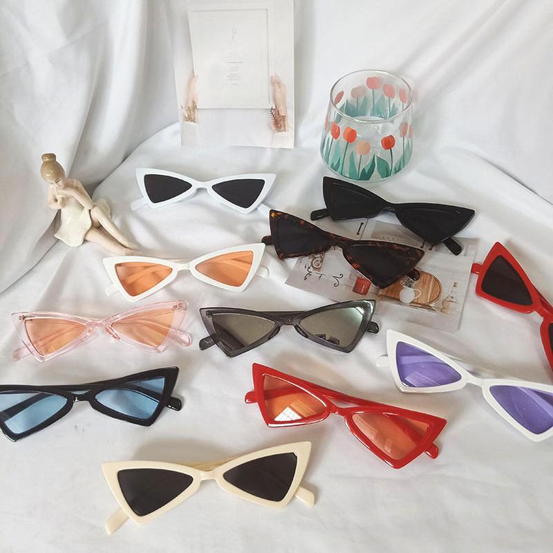 2021 Nieuwe Vrouwen Cat Eye Vintage Zonnebril Merk Designer Retro Punten Zonnebril Vrouwelijke Dame Lenzenvloeistof Vlinder
2021 Nieuwe Vrouwen Cat Eye Vintage Zonnebril Merk Designer Retro Punten Zonnebril Vrouwelijke Dame Lenzenvloeistof Vlinder