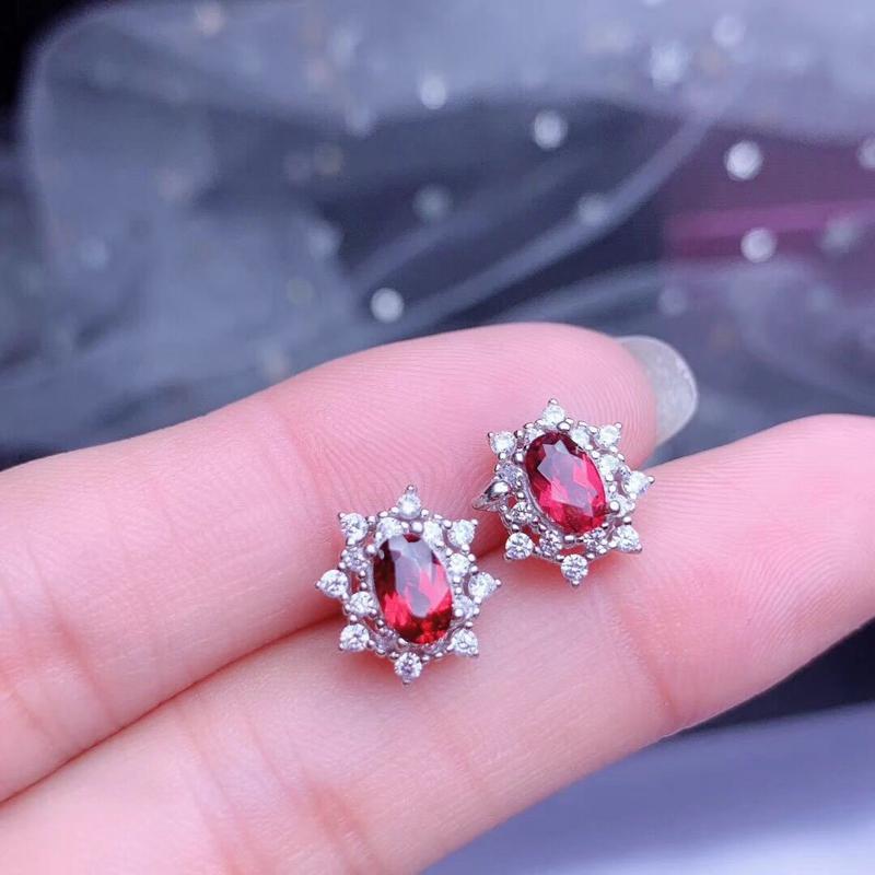 Fashion Flower Stud Earrings Christmas Snowflake S925 Silvery Jewelry Inlay Oval Red Cube Zirconia Women's Statement Dainty Gift
Fashion Flower Stud Earrings Christmas Snowflake S925 Silvery Jewelry Inlay Oval Red Cube Zirconia Women's Statement Dainty Gift