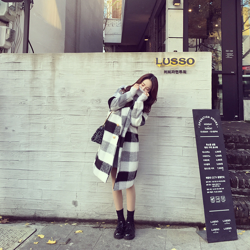 Street Woolen Coat Women Vintage Black White Plaid Medium Long Korean Wool Coats Ladies Turndown Collar Autumn Winter Outerwear 201103