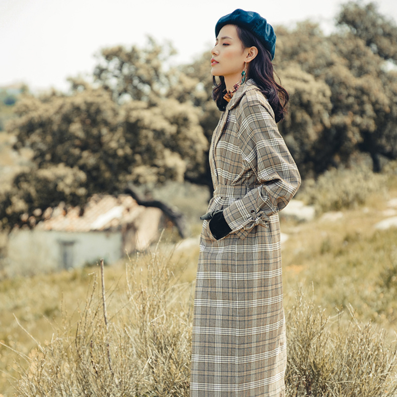 INMAN Spring Autumn Lapel Loose With Belt Retro Plaid Long Section Woman Trench Coat 201111