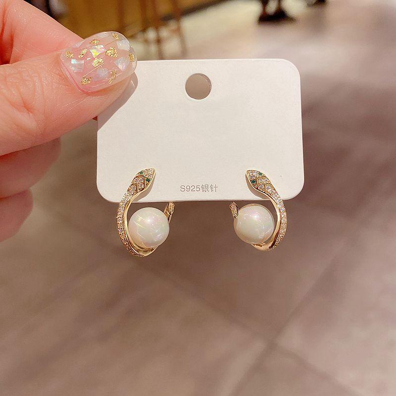 Exquisite CZ Crystal Snake Earrings Women Jewelry Gold Color Cubic Zirconia Simulated Pearl Earrings
Exquisite CZ Crystal Snake Earrings Women Jewelry Gold Color Cubic Zirconia Simulated Pearl Earrings