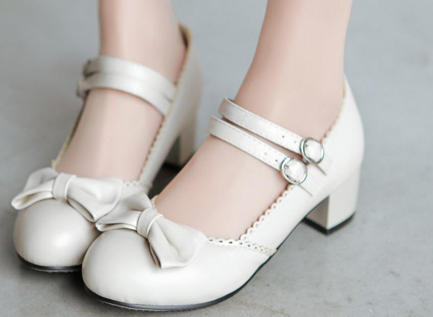 2020 Women's shoes in Spring and Autumn with New style fashion Middle heel Coarse heel round head bowknot, Beige
2020 Women's shoes in Spring and Autumn with New style fashion Middle heel Coarse heel round head bowknot, Beige