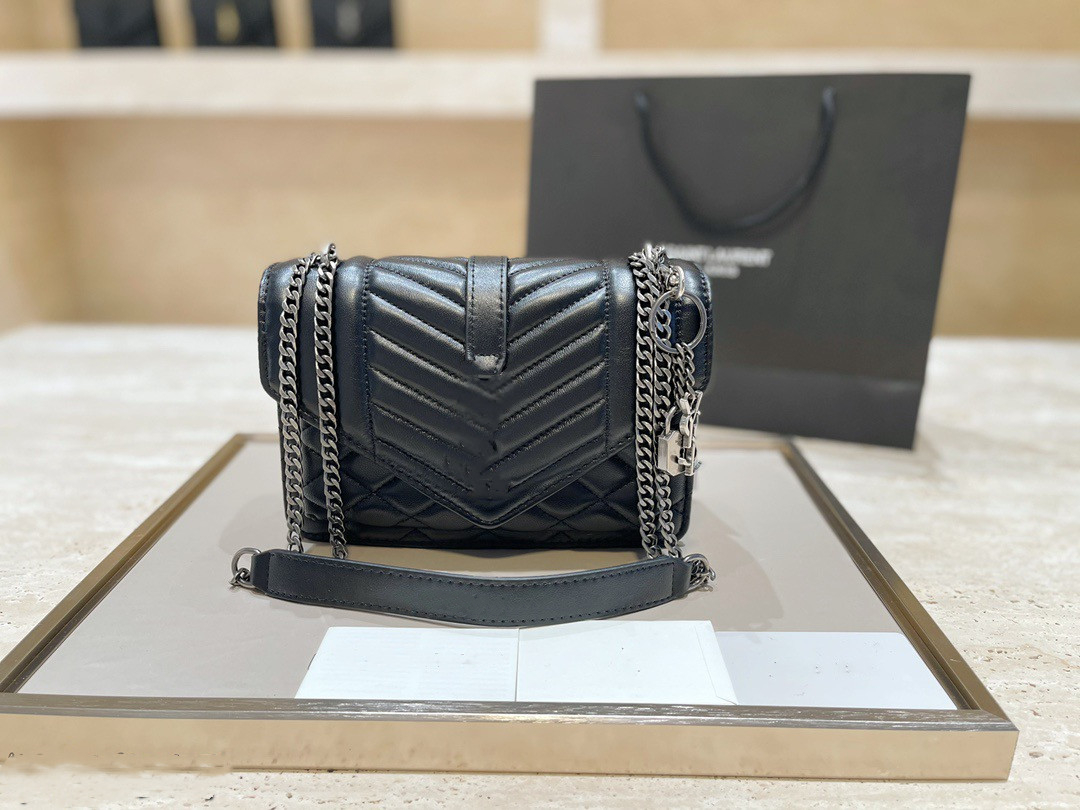 Top Quality Latest Women Shoulder bag chains bag Crossbody Pure color handbags with logo
Top Quality Latest Women Shoulder bag chains bag Crossbody Pure color handbags with logo