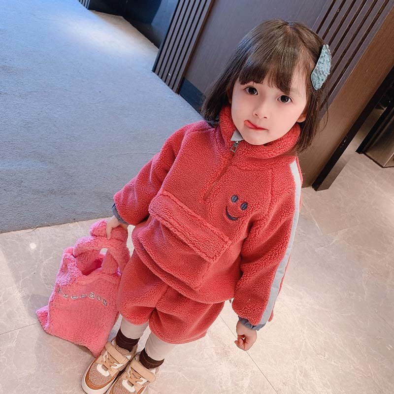 Winter 2020 new children's and girls' embroidered smiling face cashmere suit children's clothing wholesale 11-24X1019