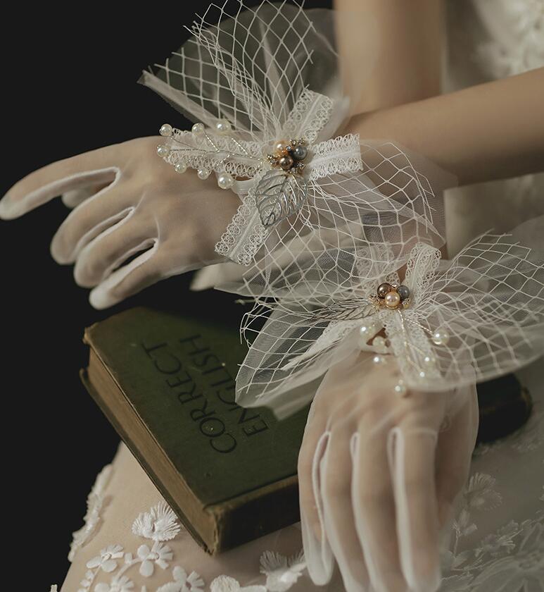 Five Fingers Gloves Women's Elegant Beaded White Color Bow Mesh Glove Female Spring Summer Sunscreen Lace R3458
Five Fingers Gloves Women's Elegant Beaded White Color Bow Mesh Glove Female Spring Summer Sunscreen Lace R3458