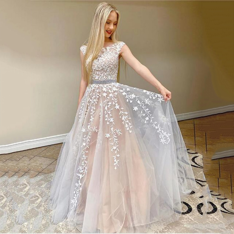 Vestido De Fiesta 2020 Princess Champagne A-Line Tulle Prom Dresses Lace Appliqued Women Formal Evening Party Gowns, Black
Vestido De Fiesta 2020 Princess Champagne A-Line Tulle Prom Dresses Lace Appliqued Women Formal Evening Party Gowns, Black