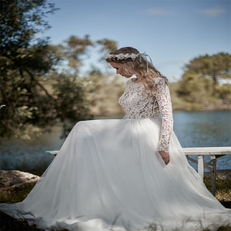 Newest Long Sleeves Wedding Dresses Newest Appliqued Lace Winter Bridal Gowns Boho Sexy Backless Sweep Train Plus Size Vestido De Novia