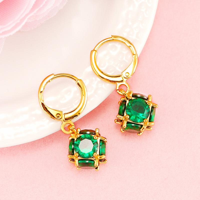 Cute Small Hollow Out red gren Austrian zircon Stud Earrings Fashion CZ Crystal Earrings for Women 24K Gold Jewelry Bijoux Gifts
Cute Small Hollow Out red gren Austrian zircon Stud Earrings Fashion CZ Crystal Earrings for Women 24K Gold Jewelry Bijoux Gifts