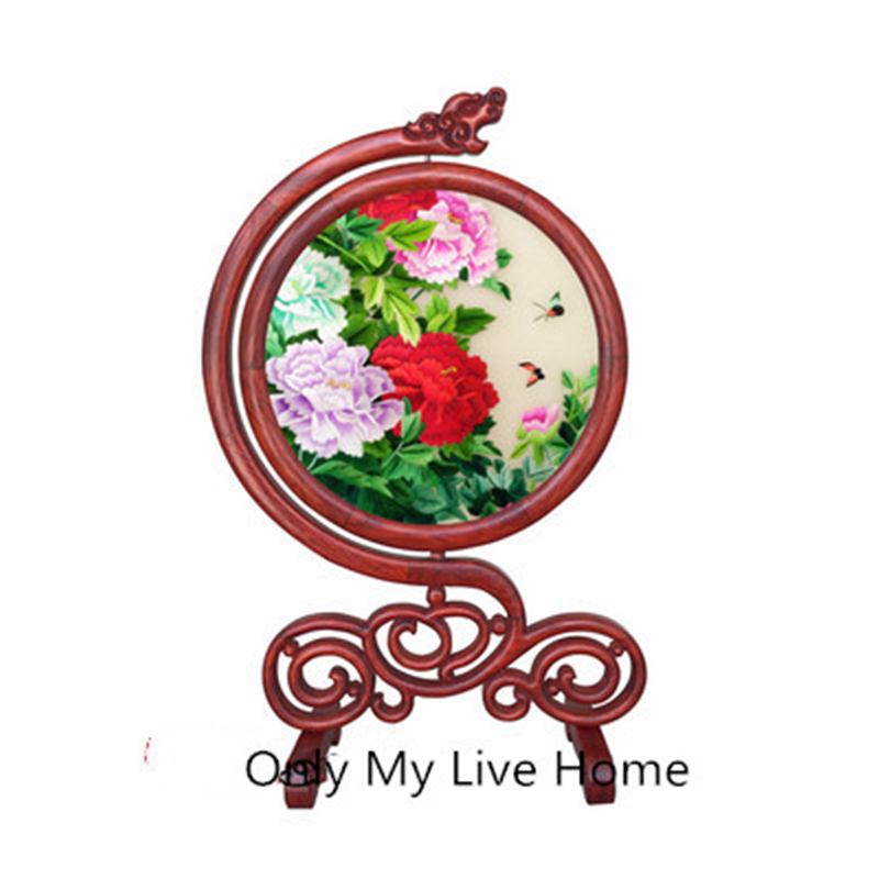 Chinese Lucky Home Decorations Office Desk Accessories Ornaments Silk Hand Embroidery Patterns Works with Bubinga Wooden Frame Wedding Gift
Chinese Lucky Home Decorations Office Desk Accessories Ornaments Silk Hand Embroidery Patterns Works with Bubinga Wooden Frame Wedding Gift