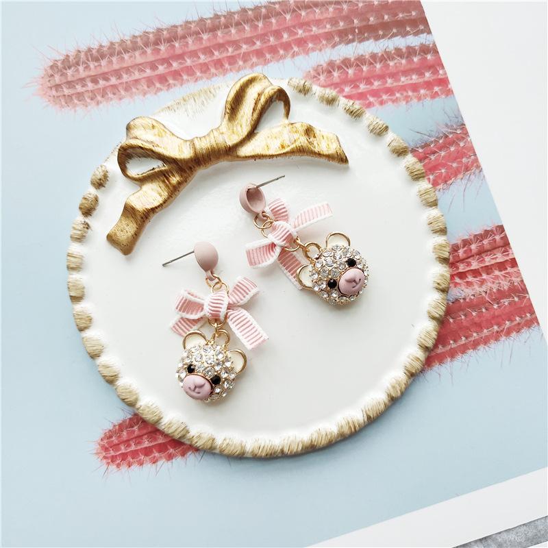 2020 new sweet and cute bear drop earrings fashion temperament jewelry Japanese and Korean girl heart bow earrings for women
2020 new sweet and cute bear drop earrings fashion temperament jewelry Japanese and Korean girl heart bow earrings for women