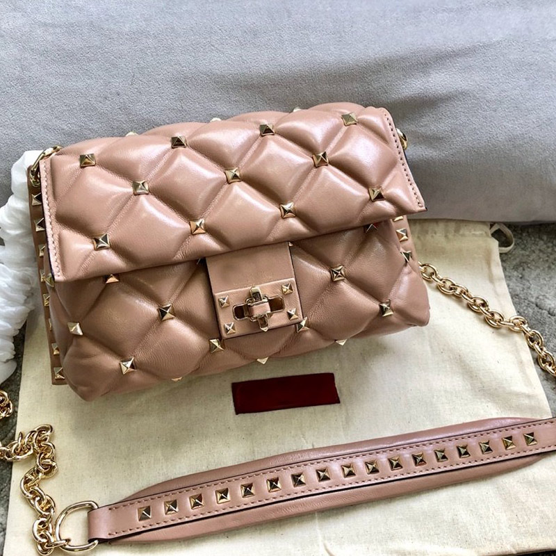 Top Quality Large Size Crossbody Bags V letter Chain Shoulder Bag Sheepskin Leather Women Handbag Purse Golden Rivet rotary buckle Flap Bag, Black
Top Quality Large Size Crossbody Bags V letter Chain Shoulder Bag Sheepskin Leather Women Handbag Purse Golden Rivet rotary buckle Flap Bag, Black