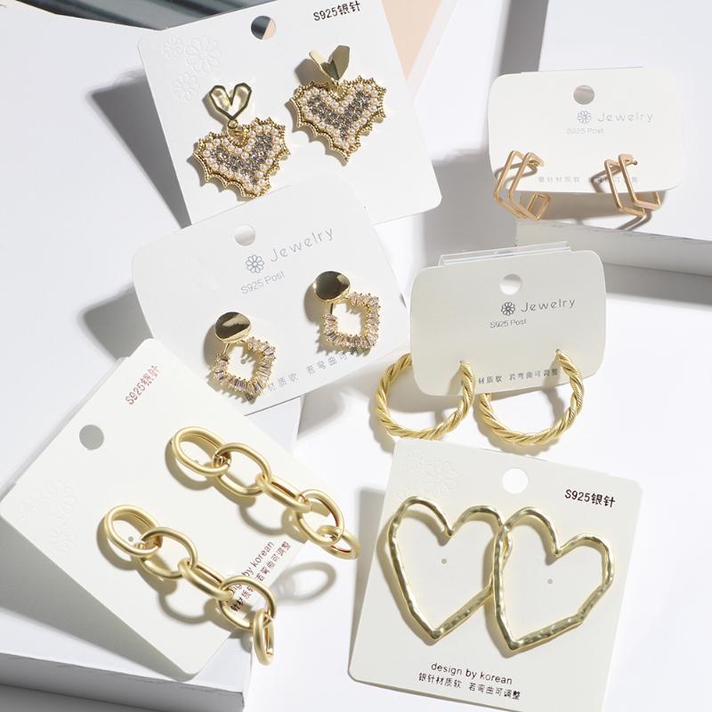 Elegant Unique Heart Interlocking Prevent Allergy Women Earrings 2020 New Trend Fashion Winding Gold Stud Earrings Party Jewelry1
Elegant Unique Heart Interlocking Prevent Allergy Women Earrings 2020 New Trend Fashion Winding Gold Stud Earrings Party Jewelry1