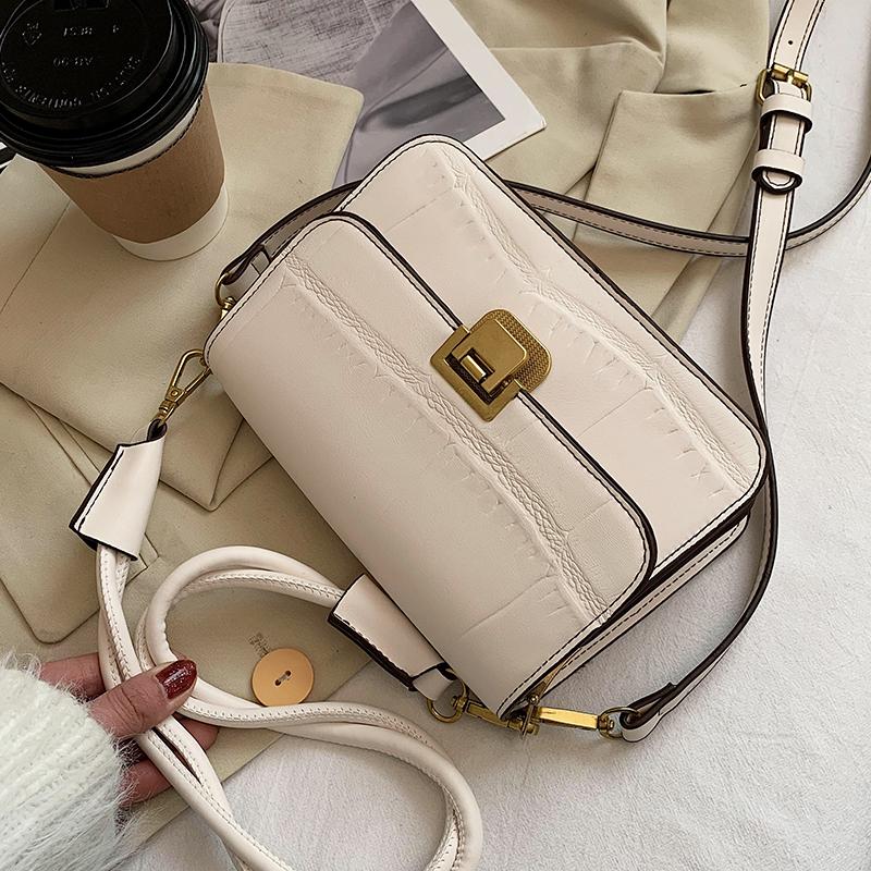 Niche Design High-end Shoulder Bag Female 2021 New Fashion Crossbody Bag HOT Square Underarm Dual-use Width: 20cm, Beige
Niche Design High-end Shoulder Bag Female 2021 New Fashion Crossbody Bag HOT Square Underarm Dual-use Width: 20cm, Beige