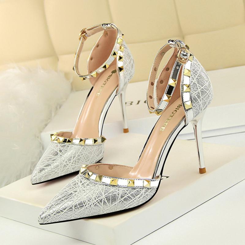 rivet Mixed Colors Flock Women's High Heels Shoes Pointed Toe Women Shoes Fashion Women Pumps Wedding office woman c610, Silver
rivet Mixed Colors Flock Women's High Heels Shoes Pointed Toe Women Shoes Fashion Women Pumps Wedding office woman c610, Silver