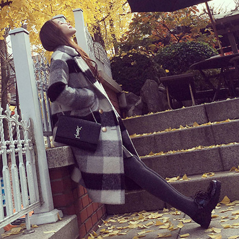 Street Woolen Coat Women Vintage Black White Plaid Medium Long Korean Wool Coats Ladies Turndown Collar Autumn Winter Outerwear 201103