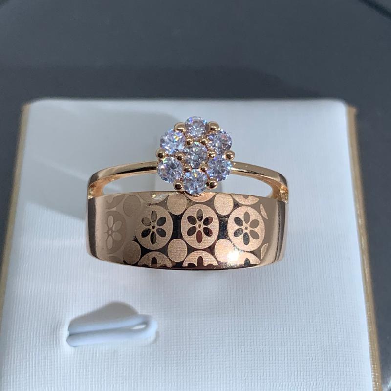 LUALA Shiny Clear Zircon Rose Gold Ring For Women Fashion Square Engagement Party Bride Wedding Luxury Jewelry Bijoux No Fade
LUALA Shiny Clear Zircon Rose Gold Ring For Women Fashion Square Engagement Party Bride Wedding Luxury Jewelry Bijoux No Fade