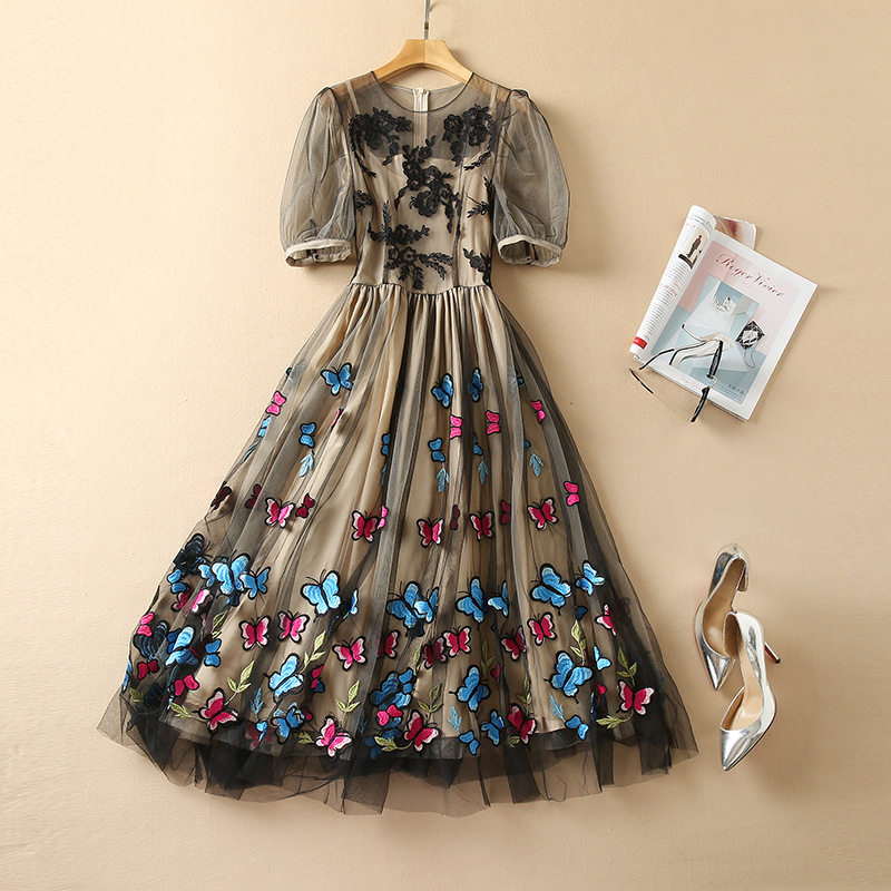 European and American women' wear spring 2022 new 5 minutes of sleeve Fashion heavy net butterfly embroidered black dress 
European and American women' wear spring 2022 new 5 minutes of sleeve Fashion heavy net butterfly embroidered black dress