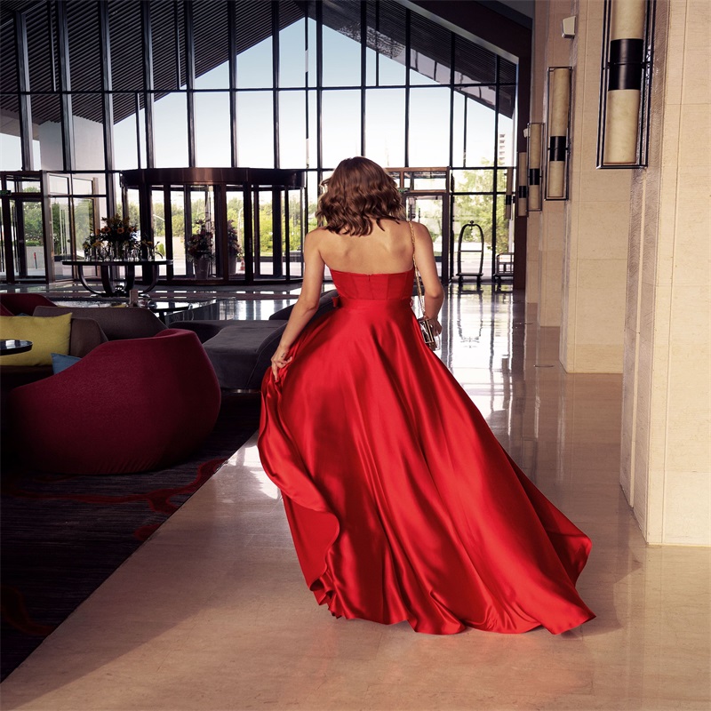 Red Jumpsuit Evening Dresses Sexy Strapless Prom Dresses With Detachable Train Custom Made Chic Satin Formal Party Gown