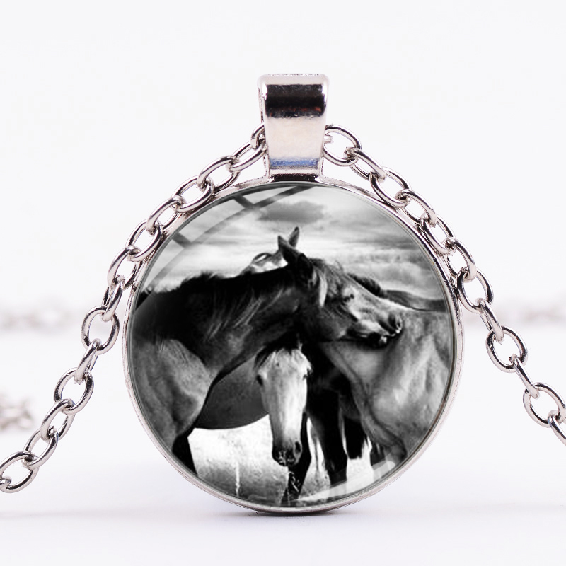 New Arrival White Horse Necklace Vintage Animal Art Pictures Glass Dome Pendant Choker Jewelry for Women Men Collections
New Arrival White Horse Necklace Vintage Animal Art Pictures Glass Dome Pendant Choker Jewelry for Women Men Collections