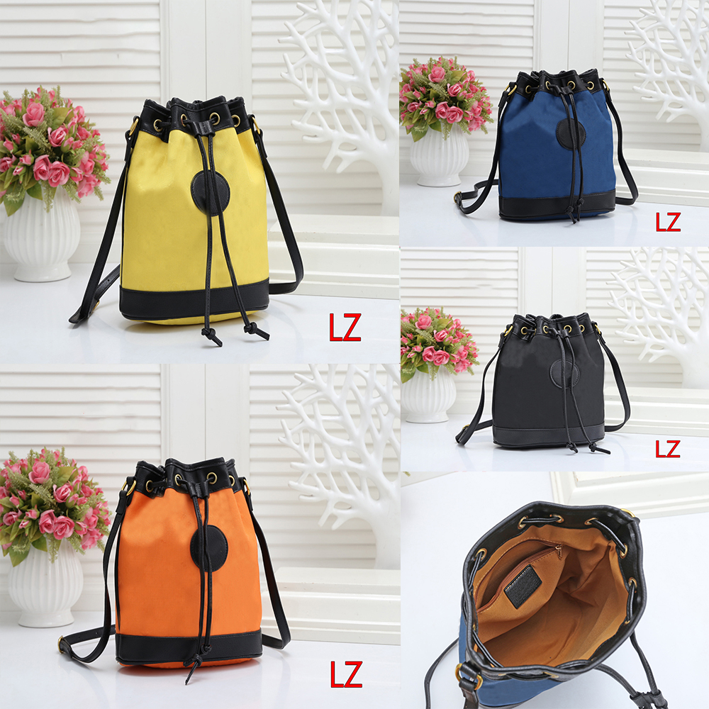 2021 hot new luxury women's single shoulder bag fashion excellent quality Alligator Handbag designer messenger bag size 25cm
2021 hot new luxury women's single shoulder bag fashion excellent quality Alligator Handbag designer messenger bag size 25cm