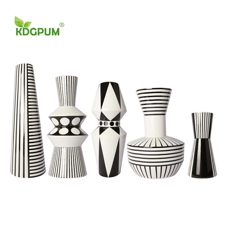 Modern Handmade Ceramic Vase Simple Geometric Shape Black And White Pattern Flower Pot Nordic Home Decoration Ornaments
Modern Handmade Ceramic Vase Simple Geometric Shape Black And White Pattern Flower Pot Nordic Home Decoration Ornaments