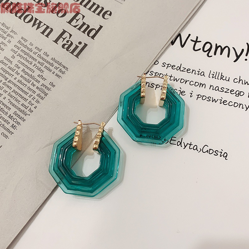 Women Hexagon Earring Resin Fashion Earring Gift for Love Girlfriend Jewelry Accessories for Gift Party High Quality 302 J2
Women Hexagon Earring Resin Fashion Earring Gift for Love Girlfriend Jewelry Accessories for Gift Party High Quality 302 J2