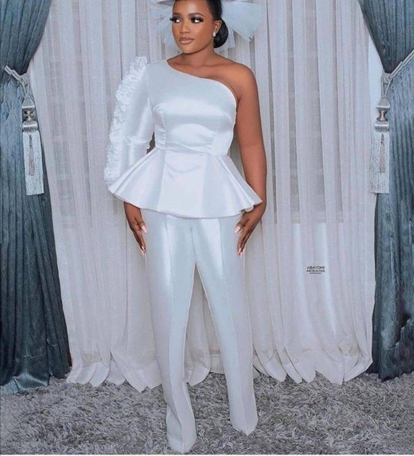 One Shoulder Peplum Evening Jumpsuit Dresses 2022 Long Sleeve Ruffles African Aso Ebi Arabic Prom Dress with Pant Suit, Hunter green
One Shoulder Peplum Evening Jumpsuit Dresses 2022 Long Sleeve Ruffles African Aso Ebi Arabic Prom Dress with Pant Suit, Hunter green