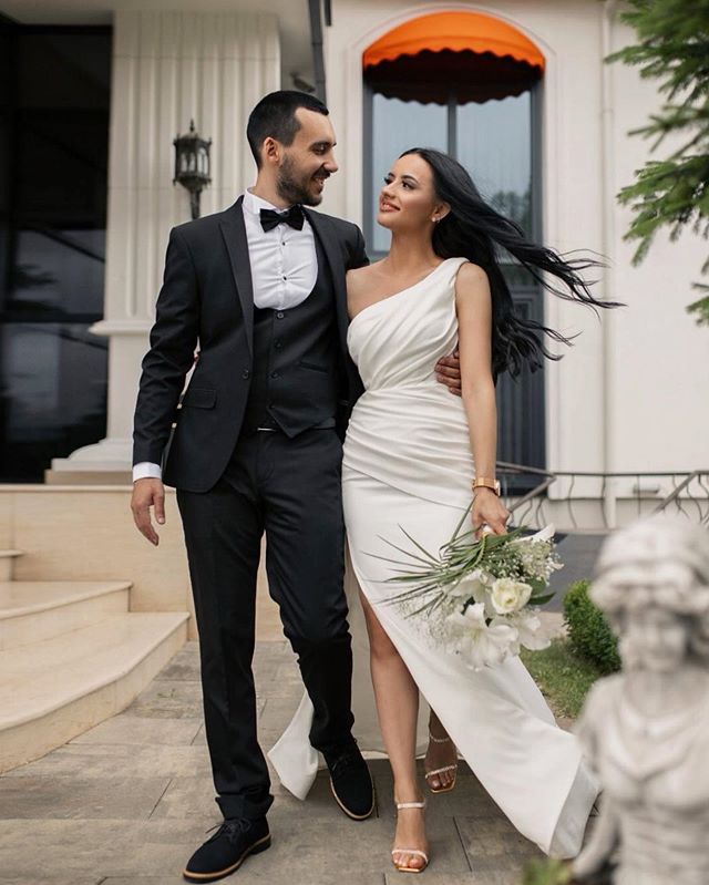 Elegant One Shoulder Wedding Dresses Side Split Satin Pleats Boho Bridal Wedding Gowns Cheap Robe De Mariee