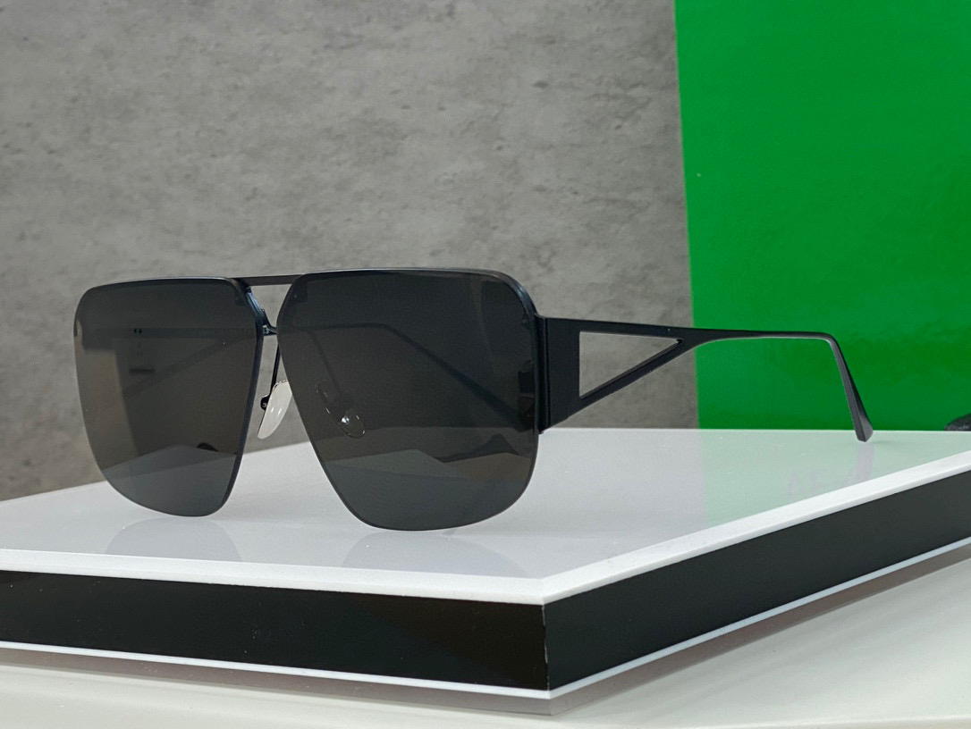 Sunglasses Women Men Summer 1065S Style Anti-Ultraviolet Retro Plate Rectangular Frameless Fashion Eyeglasses Random Box
Sunglasses Women Men Summer 1065S Style Anti-Ultraviolet Retro Plate Rectangular Frameless Fashion Eyeglasses Random Box
