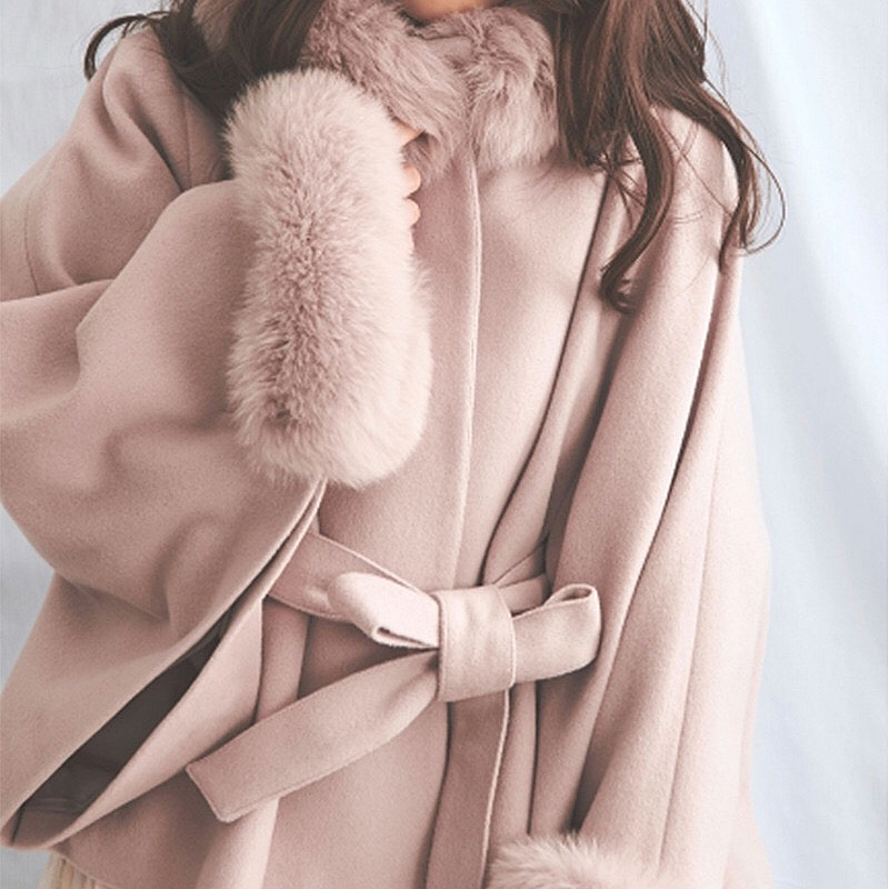 autumn and winter new women's sweet style elegant temperament extravagant wild fox fur collar cloak lace coat 201222