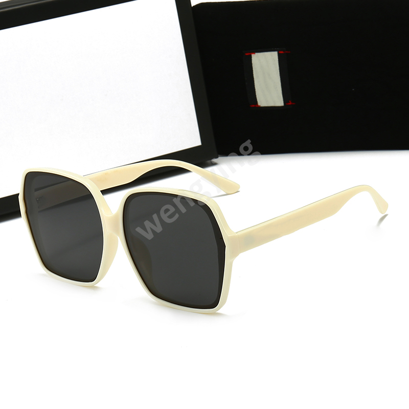 Brand Designer Square Summer Style Women Sunglasses Ladies Full Frame Sunglasses UV Protection Fahion Mixed Color Come With Box H5, White;black
Brand Designer Square Summer Style Women Sunglasses Ladies Full Frame Sunglasses UV Protection Fahion Mixed Color Come With Box H5, White;black
