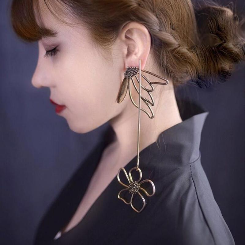 ins So Cool Vintage Alloy Flower Exaggerated Dangle Earrings For Women 2020 Asymmetric Super Long Korean Earrings Girls Brincos
ins So Cool Vintage Alloy Flower Exaggerated Dangle Earrings For Women 2020 Asymmetric Super Long Korean Earrings Girls Brincos