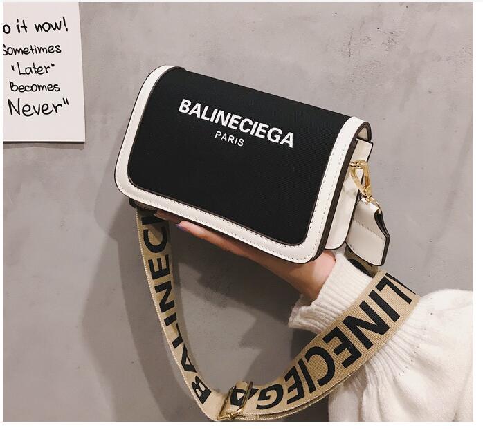 Small black bag texture women's Single Shoulder Bags Messenger fashion small Purses 2022
Small black bag texture women's Single Shoulder Bags Messenger fashion small Purses 2022