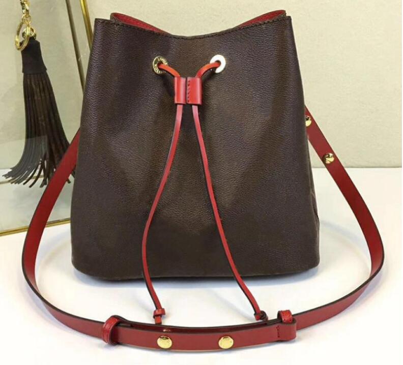 New women Shoulder Bags pu Leather Luxury Handbags Wallets High Quality For Women Bag Designer Totes Messenger Bags Cross Body
New women Shoulder Bags pu Leather Luxury Handbags Wallets High Quality For Women Bag Designer Totes Messenger Bags Cross Body