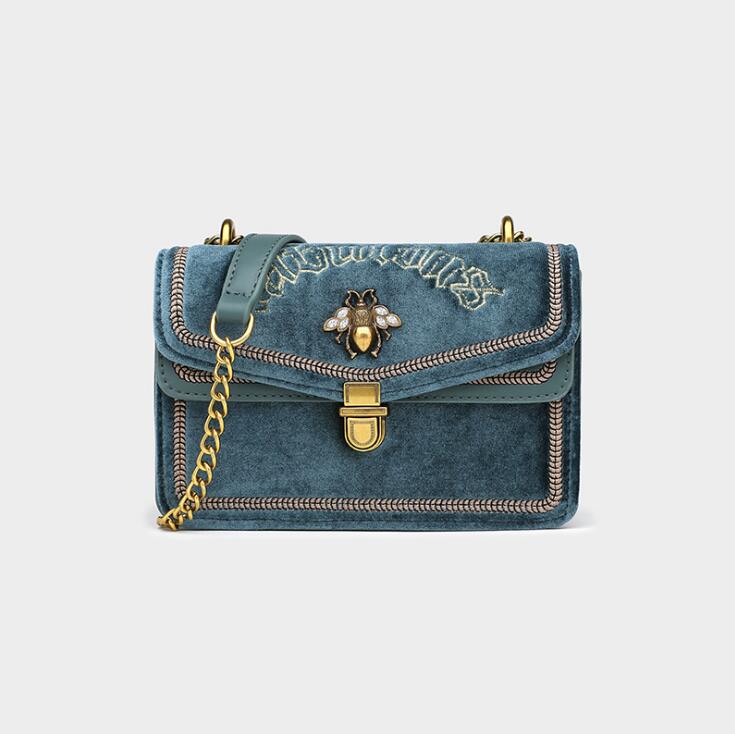 Factory wholesale women handbag winter leather chain bag elegant atmosphere Pearl decoration womens shoulder bags embroidery fashion handbags
Factory wholesale women handbag winter leather chain bag elegant atmosphere Pearl decoration womens shoulder bags embroidery fashion handbags